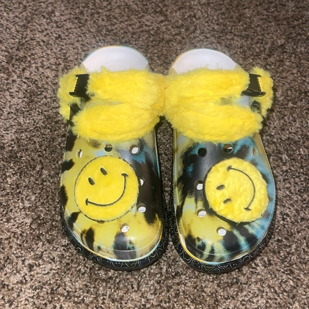 Smiley platform crocs